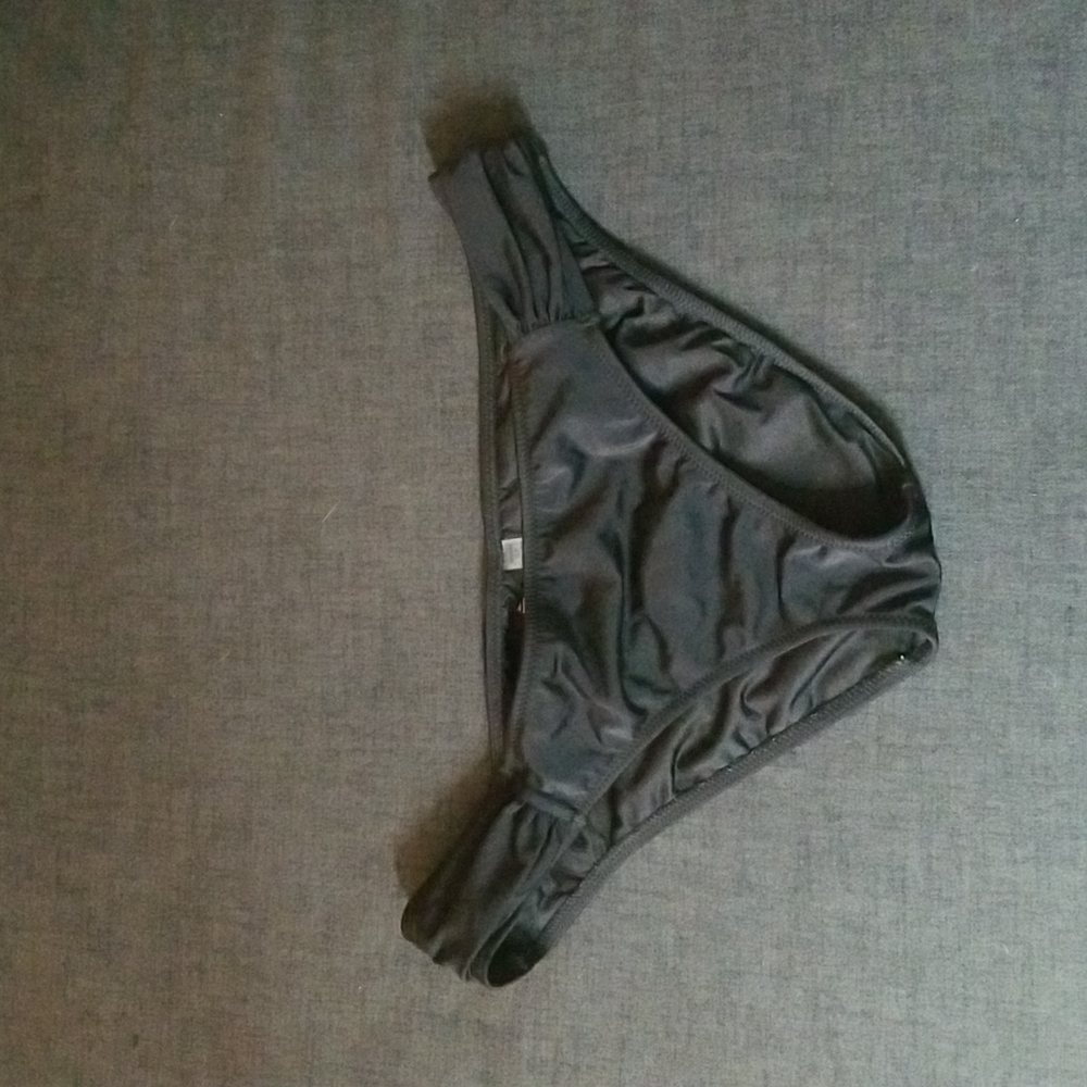 2/$25 or 3/$30 Black Victoria’s Secret Swim Suit Bikini Bottom SzM